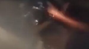 İniş Yapan Uçağın Motorundan Alevler Çıktı