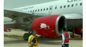 Yolcu Uçağı Pistten Çıktı