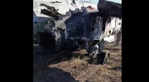 Ağır Hasar Alan Ukrayna Su-25 Savaş Uçağı Boş Araziye Acil İniş Yaptı