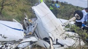 İki Uçak Havada Çarpıştı