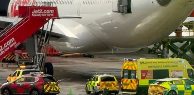 Uçağa Bakım Yapan Teknisyen Uçaktan Düştü